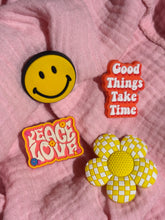 Load image into Gallery viewer, Peace &amp; love
